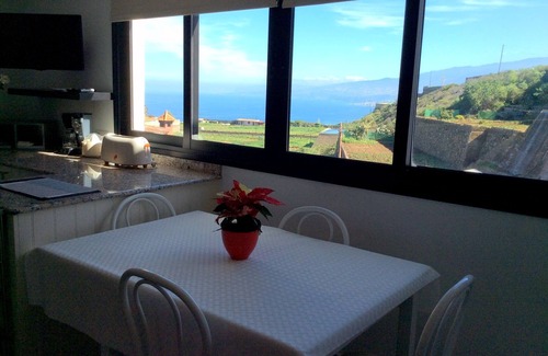 La Guancha Appartement | coquet studio vue imprenable sur mer et Teide, quartier tranquille.