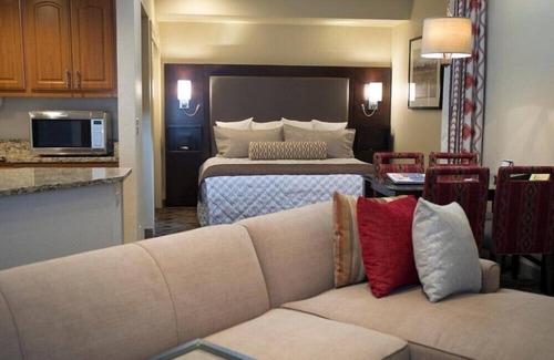 Arcadia Appartement | Cozy Studio with Pool & Fitness Room at Camelback