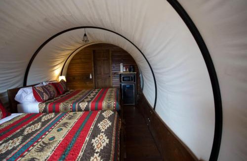 Bridgeport Maison | Cozy - Stylish West Wagon - Rustic Charm