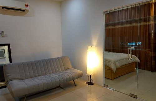 Taman Mount Austin Appartement | Cozy Suite at Mount Austin