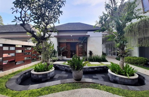 By Pass Ngurah Rai Villa | Cozy Suite Pool Access 5mins ride Jimbaran Beach