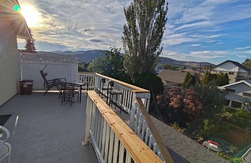 East Hill Maison | Cozy suite with private entrance, 5 minutes from downtown.