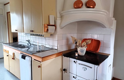 Ed Maison | Cozy swedish House, 3 bedrooms, nature, WIFI, near the lake, rowing boat