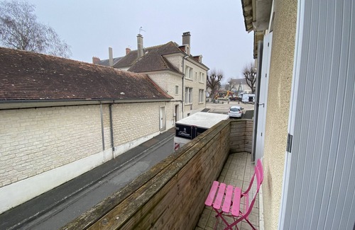 La Roche-Posay Appartement | Charmant T2 en Centre-ville avec Balcon et Wi-Fi proche des Thermes – La Roche-Posay