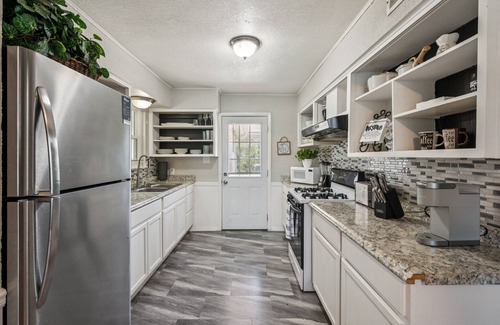 Temple Maison | Cozy Temple Home Fenced Yard & Wi-fi 3 Bedroom Home