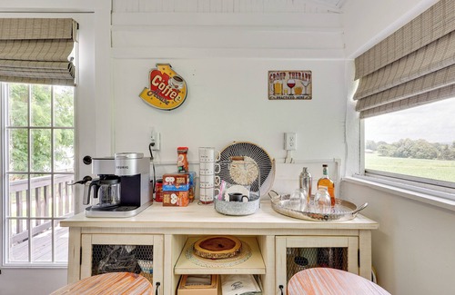 Winchester Maison | Cozy Tennessee Abode w/ Private Hot Tub & Fire Pit