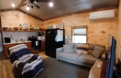Owenton Cabine | Cozy tiny cabin, close to local activities. Pet friendly. Suited 2 adults.