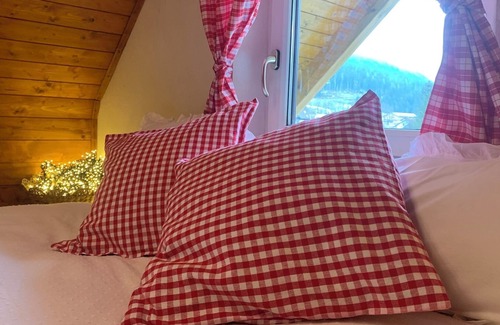 Dollach Appartement | Cozy Tiny Duplex Apartment, Lake 150m, 5 min to the Ski Lift, up to 4 pers