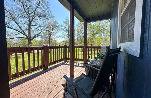 Eva Maison | Cozy tiny home cabin in Eva, TN near Kentucky Lake