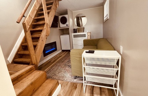 Charlotte Maison | Cozy Tiny Home located 15 minutes from uptown Charlotte! Pet friendly!