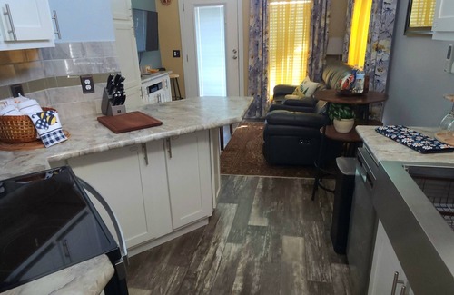 Northside Maison | Cozy Tiny Home near JAX airport and River City Marketplace