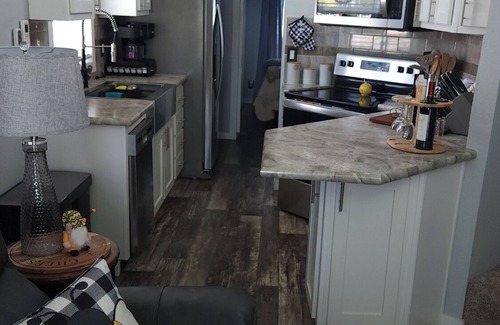 Northside Maison | Cozy Tiny Home near JAX airport and River City Marketplace