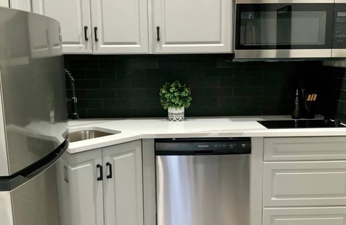 Twin Lakes Maison | Cozy Tiny Home Near Downtown Denver