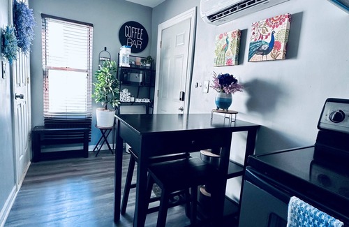 Heart of Chicago Maison | Cozy Tiny House - 1BR1BT - 15 Mins from Chicago Downtown