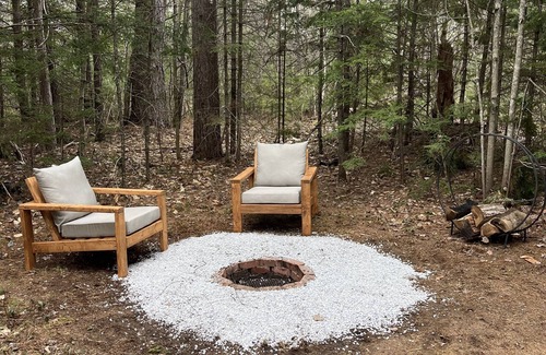 Center Conway Cottage | Cozy tiny house glamping In the white mountains!