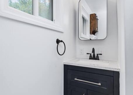 Dublin Maison | Cozy Tiny House on Main Street. Fully Renovated.
