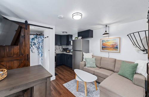 Dublin Cottage | Cozy Tiny House on Main Street. Fully Renovated.