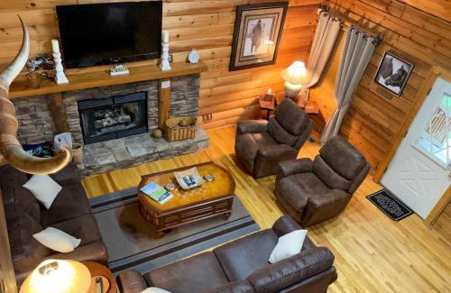 Trenton Maison | Cozy Trenton Cabin with Spa about 15 Mi to Lookout Mtn!