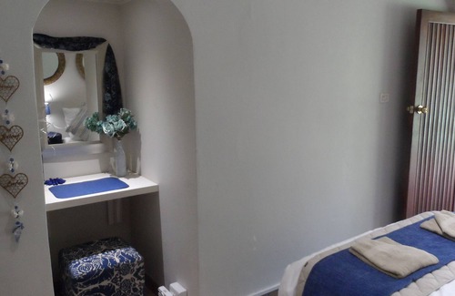 Bloemfontein Lit Et Petit-Déjeuner | Cozy triple room with king sized bed and single bed, near Bloemfontein