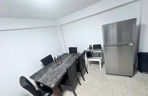 Quebrada Grande Maison | Cozy Trujillo Alto Escape – Air-Conditioned & Room for 8