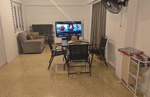 Quebrada Grande Maison | Cozy Trujillo Alto Escape – Air-Conditioned & Room for 8