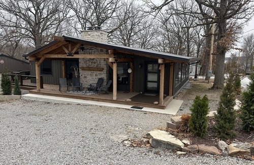 Warsaw Cabine | Cozy Truman Lake Cabin!nnFishing, hiking, swimming and boat ramp