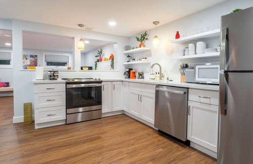 Downtown Seattle Appartement | Cozy Two Bedroom Apt - Arboretum/Montlake, UW, Husky Stadium, UWMC, Madison Park