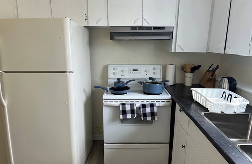 Regina Maison | Cozy Two Bedroom Joyful Home Regina. Family Friendly!
