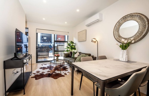 Flat Bush Maison | Cozy Two- Bedroom Townhouse with garden Unit 17