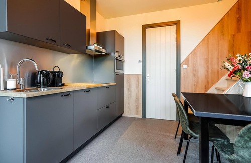 Erp Maison | Maison de groupe à deux sous u près de la forêt