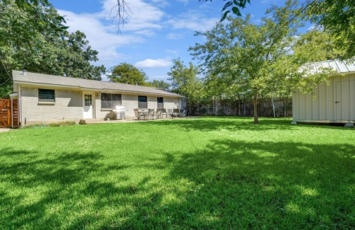 Park Central Maison | Cozy Updated Home, A+ Location, 2 King Suites!