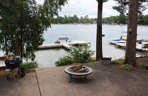 Waupaca Cottage | Cozy Mise à jour Cottage Lakefront sur les O'Lakes Chain Waupaca