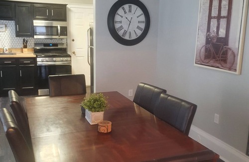 North Buffalo Appartement | Cozy upper apartment in North Buffalo