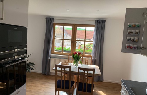 Kolitzheim Appartement | Cozy vacation apartment (80 sqm) for up to 4 people with fully equipped kitchen