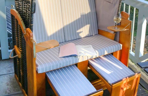 Neuensien Appartement | Comfortable maisonette with sunny south-facing balcony!