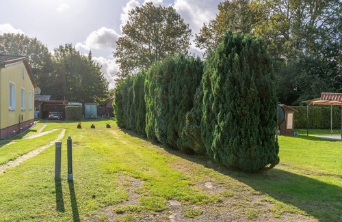 Lubkow Maison | Cozy vacation bungalow near Binz with terrace, barbecue & large property