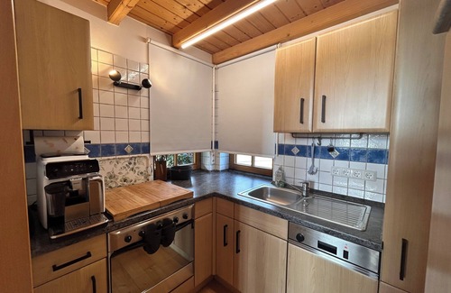 Lauenfoerde Maison | Cozy vacation home with terrace, located directly on a fishing lake.