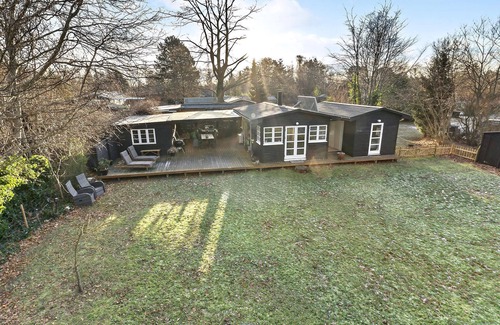 Kalundborg Maison | Cozy vacation home with large terrace and beautiful garden.