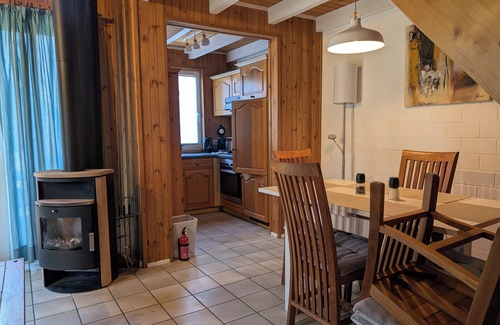 Bremke Maison | Cozy vacation home with fireplace & sauna - hiking & recreation with dog
