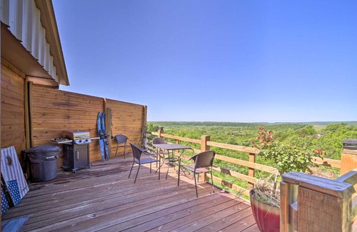 Vian Maison | Cozy Vian Cabin 1 Mi to Tenkiller State Park