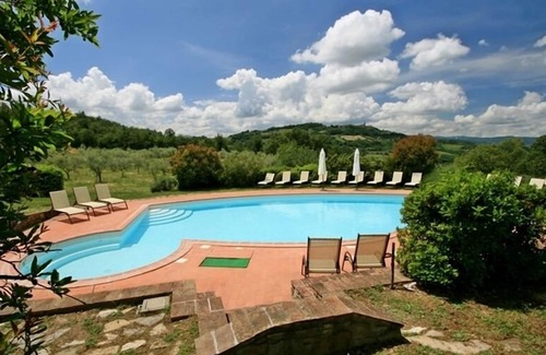 Radicondoli Villa | Villa confortable (jusqu'à 36 personnes) 13 chambres / 12 salles de bains en Toscane