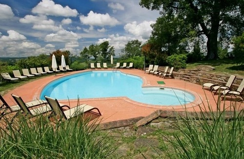 Radicondoli Villa | Villa confortable (jusqu'à 36 personnes) 13 chambres / 12 salles de bains en Toscane