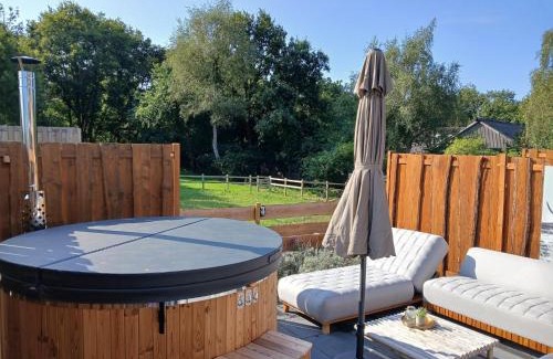 Hattemerbroek Maison | Cozy Villa w Sauna and BBQ