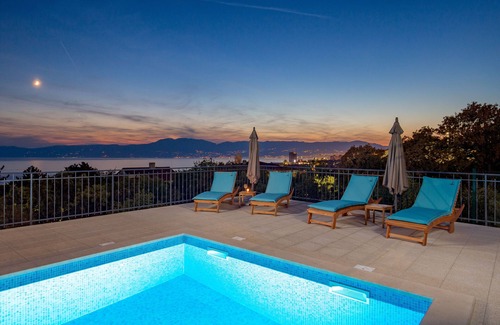 Sodici Villa | Cozy villa with amazing view from terrace, pool, close to the beach