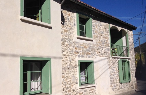 Arbas Maison | Accueillante maison de village avec terrasse et jardin, dans un écrin de verdure