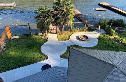 Eatonville Cabine | Cozy Waterfront Cabin on Ohop Lake in Eatonville