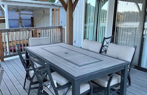 Eatonville Cabine | Cozy Waterfront Cabin on Ohop Lake in Eatonville