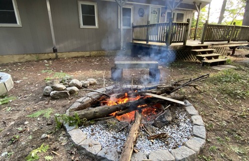 Bridgton Cabine | Cozy waterfront peaceful and private camp; new outdoor shower & family room
