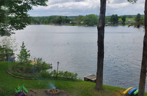 Rushford Lake Cottage | Chalet riverain confortable sur le lac Rushford, pour 10 personnes, Letchworth, Holiday Valley