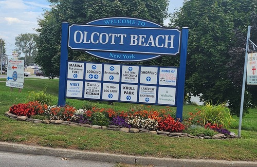 Olcott Cottage | Cozy Waterfront Cottage with Private Dock and Lake Access